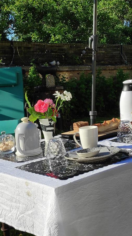 Les Papouz Bed & Breakfast Gommecourt Eksteriør bilde
